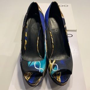 Aldo Torregrosa Wedge toe peep shoes